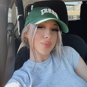 Meet your Posher, Isabella